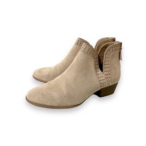 DEPT222 Women’s Perforated Cutout Boots Low Heels Chunky Western Shoes Size 8.5